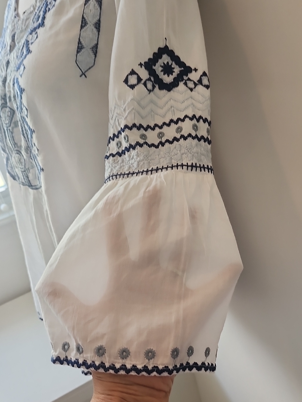 Johnny Was Workshop Simone Embroidered White Blue Flare Sleeve Blouse Small - Picture 4 of 8
